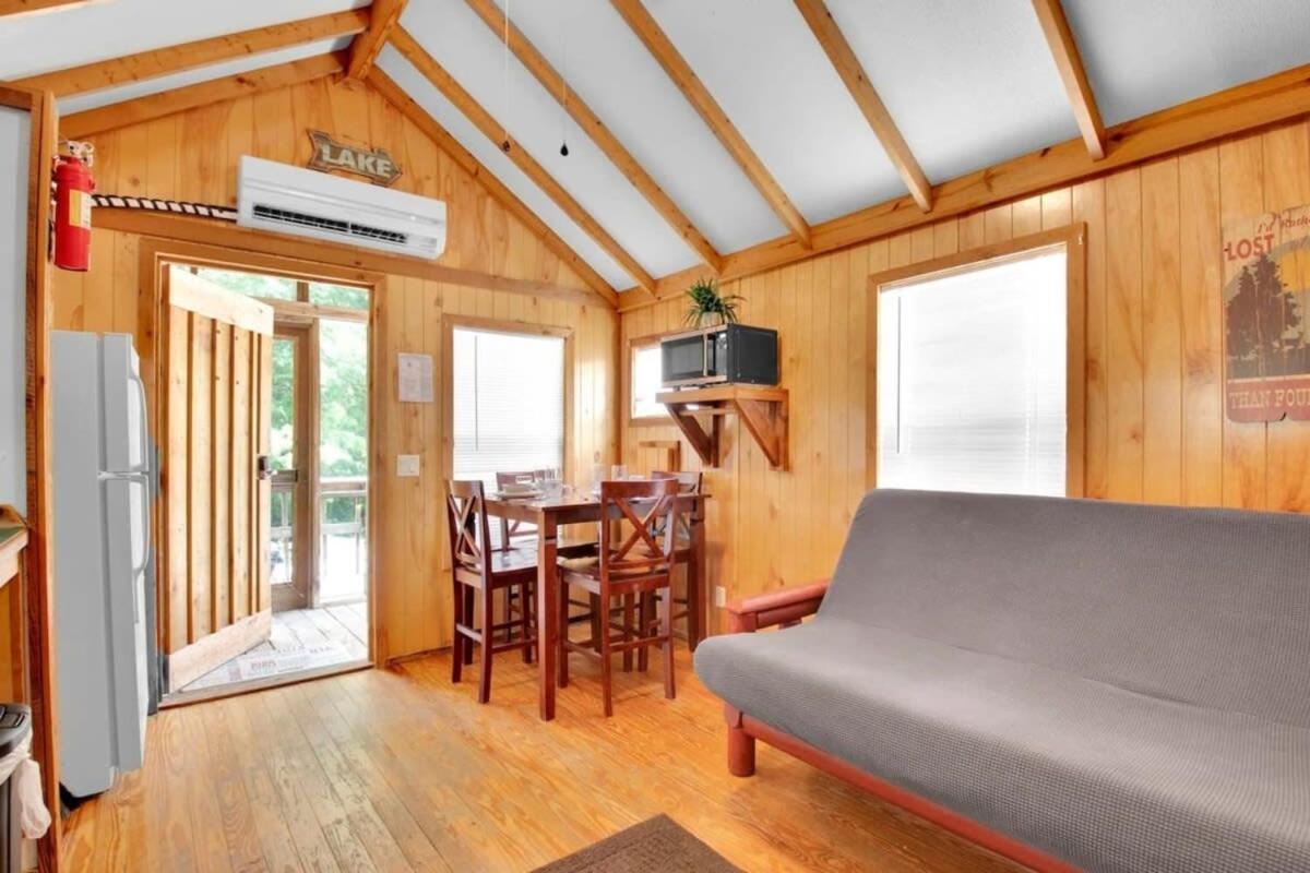 Charming Log Cabin In Bloomington Esterno foto