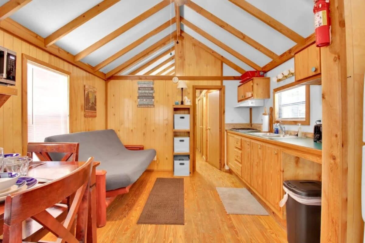 Charming Log Cabin In Bloomington Esterno foto