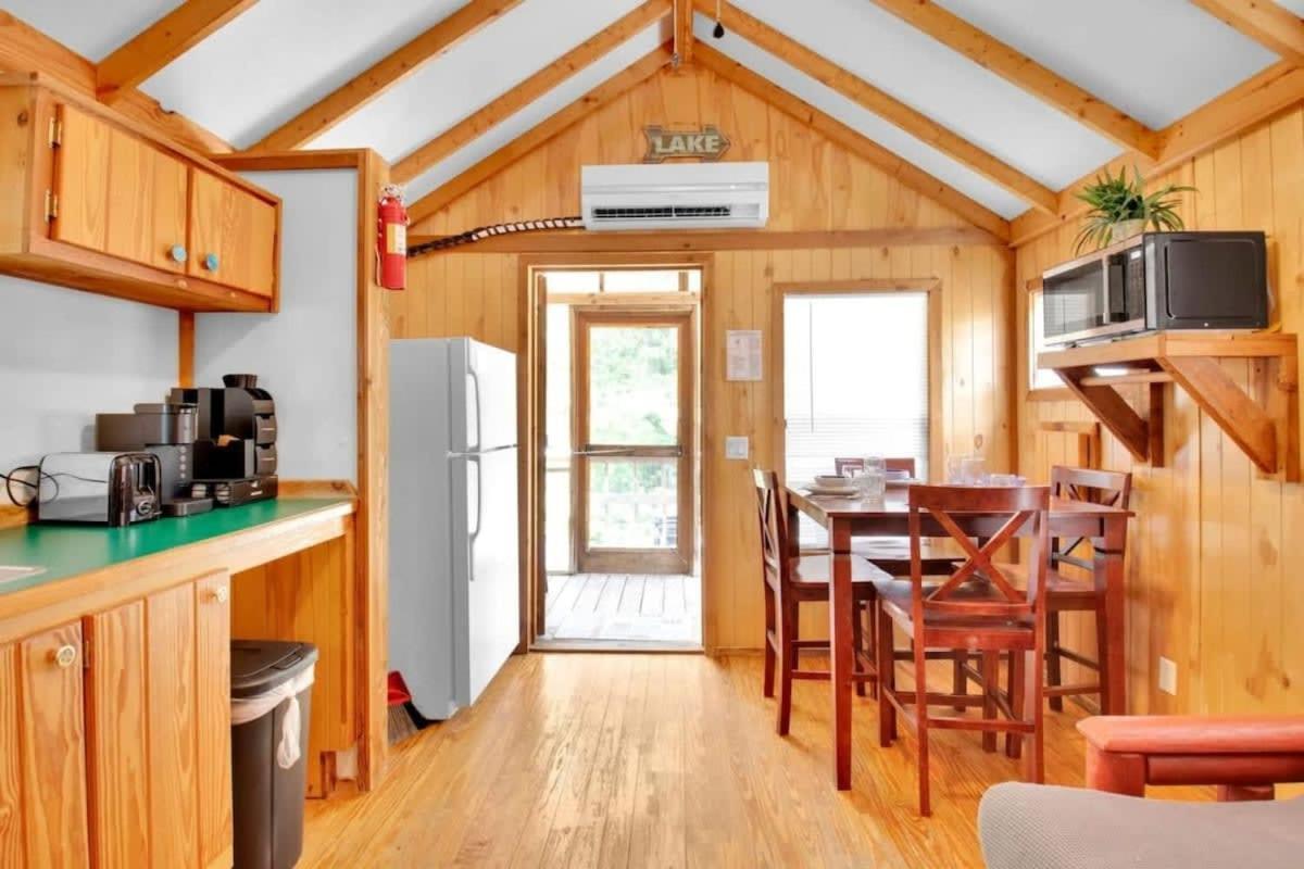 Charming Log Cabin In Bloomington Esterno foto